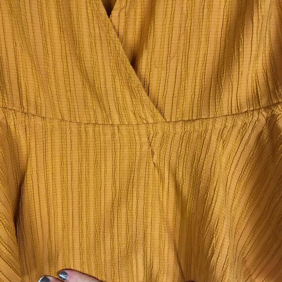 MINKPINK Gold Orange Short Flutter Sleeve V Neck Top with Ties on Sides Small - Picture 6 of 7